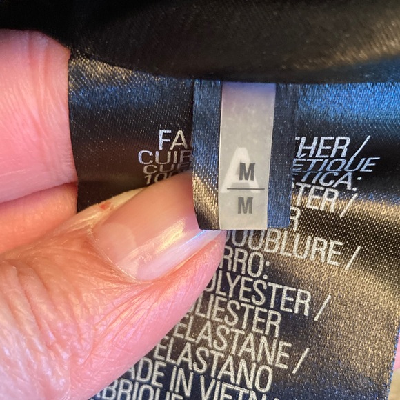 Tahari Black and Gray Faux Fur Vest - Picture 6 of 10